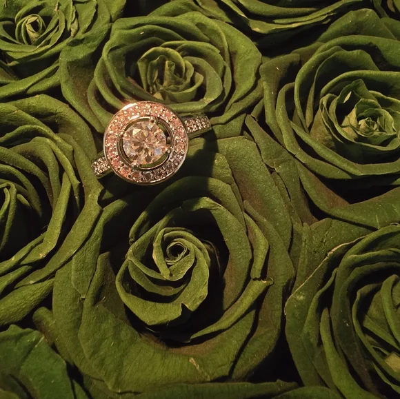 Moissanite 0.8 Ct Silver Ring Size 7 Beautiful Elegant Sparkle Dazzle Gem - Picture 5 of 6